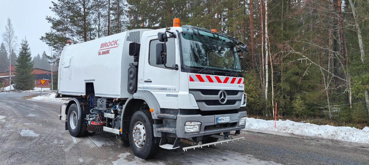 Brock SL280/2K MB Axor 1829 - Cestovna čistilica: slika Brock SL280/2K MB Axor 1829 - Cestovna čistilica Brock SL280/2K MB Axor 1829 - Cestovna čistilica: slika Brock SL280/2K MB Axor 1829 - Cestovna čistilica