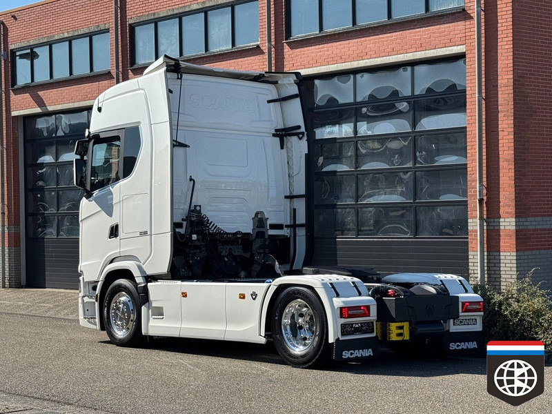 Scania 590 S King of the Road - FULL AIR - NEW - Tegljač: slika Scania 590 S King of the Road - FULL AIR - NEW - Tegljač Scania 590 S King of the Road - FULL AIR - NEW - Tegljač: slika Scania 590 S King of the Road - FULL AIR - NEW - Tegljač