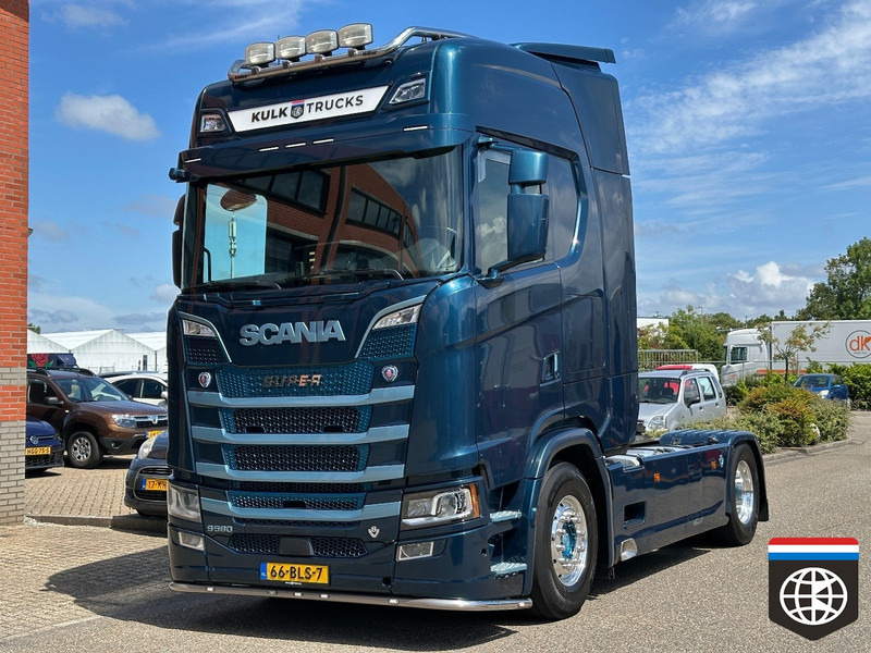 Scania S580 WB 3900 - HOLLAND TRUCK - 2X TANK - FULL AIR - RETARDER - Tegljač: slika Scania S580 WB 3900 - HOLLAND TRUCK - 2X TANK - FULL AIR - RETARDER - Tegljač Scania S580 WB 3900 - HOLLAND TRUCK - 2X TANK - FULL AIR - RETARDER - Tegljač: slika Scania S580 WB 3900 - HOLLAND TRUCK - 2X TANK - FULL AIR - RETARDER - Tegljač