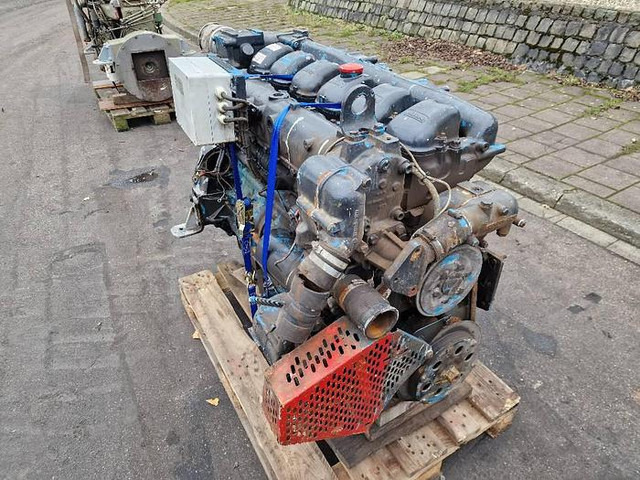 MAN D2866E - Građevinski strojevi: slika MAN D2866E - Građevinski strojevi MAN D2866E - Građevinski strojevi: slika MAN D2866E - Građevinski strojevi