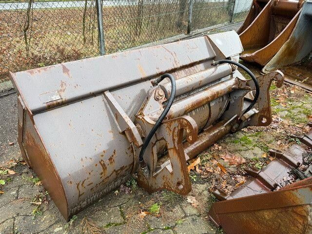 Atlas 4+1 Schaufel, Klappschaufel, S.W.S., 1m³ - Utovarivač na kotačima: slika Atlas 4+1 Schaufel, Klappschaufel, S.W.S., 1m³ - Utovarivač na kotačima Atlas 4+1 Schaufel, Klappschaufel, S.W.S., 1m³ - Utovarivač na kotačima: slika Atlas 4+1 Schaufel, Klappschaufel, S.W.S., 1m³ - Utovarivač na kotačima