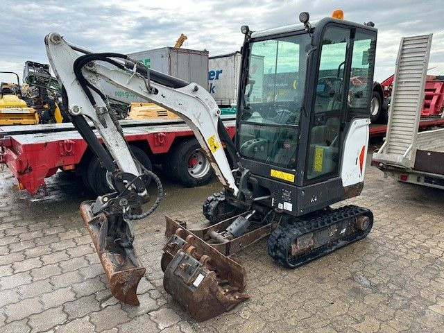 Bobcat E19, Verstelllaufwerk, Greifer + Hammer, Löffel - Mini bager: slika Bobcat E19, Verstelllaufwerk, Greifer + Hammer, Löffel - Mini bager Bobcat E19, Verstelllaufwerk, Greifer + Hammer, Löffel - Mini bager: slika Bobcat E19, Verstelllaufwerk, Greifer + Hammer, Löffel - Mini bager