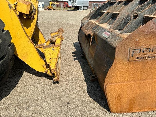 CAT 966M, S.W.S. System, Kamera, ZSA, Waage - Utovarivač na kotačima: slika CAT 966M, S.W.S. System, Kamera, ZSA, Waage - Utovarivač na kotačima CAT 966M, S.W.S. System, Kamera, ZSA, Waage - Utovarivač na kotačima: slika CAT 966M, S.W.S. System, Kamera, ZSA, Waage - Utovarivač na kotačima