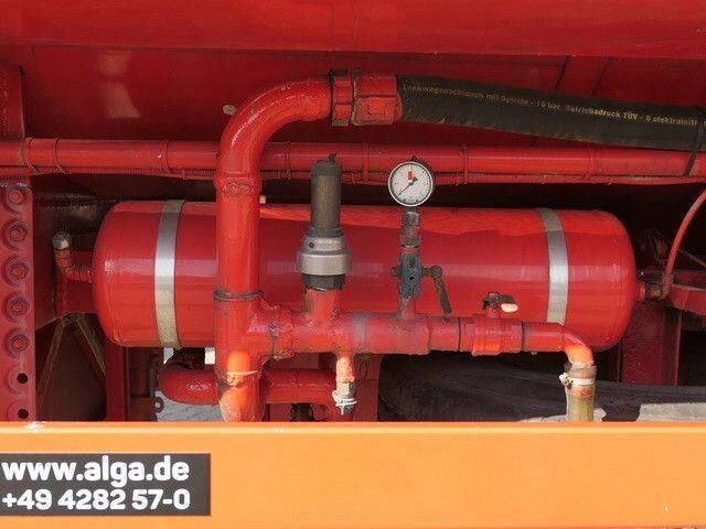 Poluprikolica cisterna za prijevoz goriva Esterer 32.700ltr., Sening Pumpe,Bodenbefüllung: slika Poluprikolica cisterna za prijevoz goriva Esterer 32.700ltr., Sening Pumpe,Bodenbefüllung
