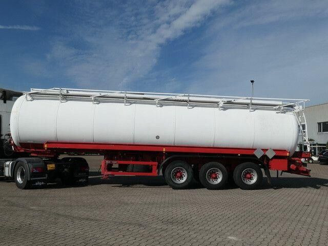 Poluprikolica cisterna za prijevoz goriva Esterer 32.700ltr., Sening Pumpe,Bodenbefüllung: slika Poluprikolica cisterna za prijevoz goriva Esterer 32.700ltr., Sening Pumpe,Bodenbefüllung