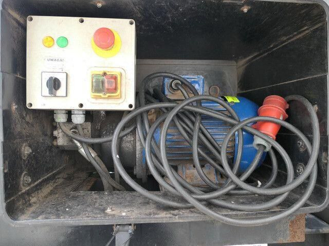 Fischer NWK 26, Kippchassis, 1x20 Fuß Container - Poluprikolica s niskim utovarivačem: slika Fischer NWK 26, Kippchassis, 1x20 Fuß Container - Poluprikolica s niskim utovarivačem Fischer NWK 26, Kippchassis, 1x20 Fuß Container - Poluprikolica s niskim utovarivačem: slika Fischer NWK 26, Kippchassis, 1x20 Fuß Container - Poluprikolica s niskim utovarivačem