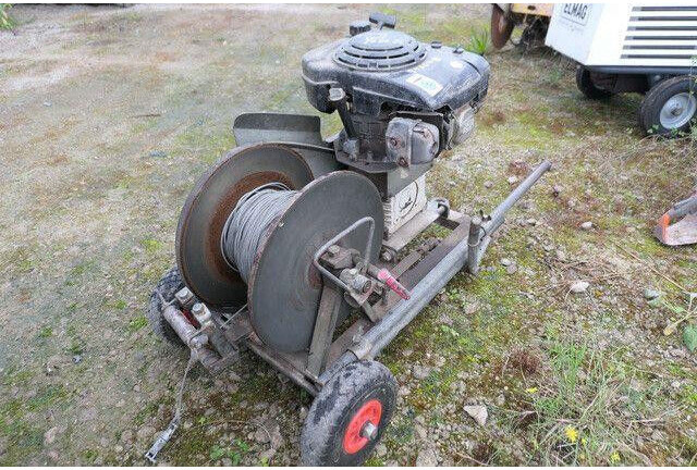 Bagela Kabelziehwinde 50/03, 350m Seillänge - Građevinski strojevi: slika Bagela Kabelziehwinde 50/03, 350m Seillänge - Građevinski strojevi Bagela Kabelziehwinde 50/03, 350m Seillänge - Građevinski strojevi: slika Bagela Kabelziehwinde 50/03, 350m Seillänge - Građevinski strojevi