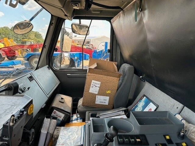 Grove GMK6300 KRAN 300/330 Tonnen - Toranjska dizalica: slika Grove GMK6300 KRAN 300/330 Tonnen - Toranjska dizalica Grove GMK6300 KRAN 300/330 Tonnen - Toranjska dizalica: slika Grove GMK6300 KRAN 300/330 Tonnen - Toranjska dizalica