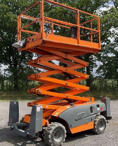Haulotte Compact 12 DX, Geländegängig, Kubota, 12,15m - Podizna platforma montirana na kamion: slika Haulotte Compact 12 DX, Geländegängig, Kubota, 12,15m - Podizna platforma montirana na kamion Haulotte Compact 12 DX, Geländegängig, Kubota, 12,15m - Podizna platforma montirana na kamion: slika Haulotte Compact 12 DX, Geländegängig, Kubota, 12,15m - Podizna platforma montirana na kamion