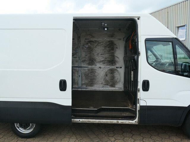 Iveco Daily 35S14/Hochdach/AHK/Klima - Furgon: slika Iveco Daily 35S14/Hochdach/AHK/Klima - Furgon Iveco Daily 35S14/Hochdach/AHK/Klima - Furgon: slika Iveco Daily 35S14/Hochdach/AHK/Klima - Furgon