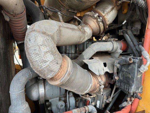 Liebherr LR 636, Laderaupe, 4+1 Schaufel, Klima, Kamera - Buldožer: slika Liebherr LR 636, Laderaupe, 4+1 Schaufel, Klima, Kamera - Buldožer Liebherr LR 636, Laderaupe, 4+1 Schaufel, Klima, Kamera - Buldožer: slika Liebherr LR 636, Laderaupe, 4+1 Schaufel, Klima, Kamera - Buldožer