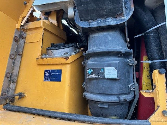 Liebherr LR 636, Laderaupe, 4+1 Schaufel, Klima, Kamera - Buldožer: slika Liebherr LR 636, Laderaupe, 4+1 Schaufel, Klima, Kamera - Buldožer Liebherr LR 636, Laderaupe, 4+1 Schaufel, Klima, Kamera - Buldožer: slika Liebherr LR 636, Laderaupe, 4+1 Schaufel, Klima, Kamera - Buldožer