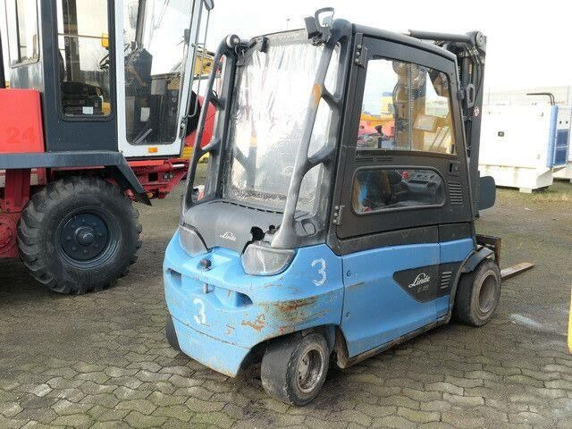 Linde E35L-01, Traglast 3.500kg., Hubhöhe 3.750mm - Viličar: slika Linde E35L-01, Traglast 3.500kg., Hubhöhe 3.750mm - Viličar Linde E35L-01, Traglast 3.500kg., Hubhöhe 3.750mm - Viličar: slika Linde E35L-01, Traglast 3.500kg., Hubhöhe 3.750mm - Viličar