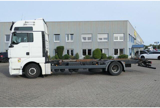 MAN 18.440 TGX 4x2, XXL, BDF, Standklima,Schlafliege - Kamion-šasija: slika MAN 18.440 TGX 4x2, XXL, BDF, Standklima,Schlafliege - Kamion-šasija MAN 18.440 TGX 4x2, XXL, BDF, Standklima,Schlafliege - Kamion-šasija: slika MAN 18.440 TGX 4x2, XXL, BDF, Standklima,Schlafliege - Kamion-šasija