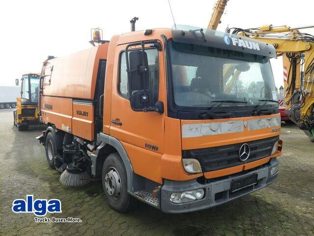 Mercedes-Benz 1018 Atego 4x2, Faun Viatec, Viajet 5R, Klima - Cestovna čistilica: slika Mercedes-Benz 1018 Atego 4x2, Faun Viatec, Viajet 5R, Klima - Cestovna čistilica Mercedes-Benz 1018 Atego 4x2, Faun Viatec, Viajet 5R, Klima - Cestovna čistilica: slika Mercedes-Benz 1018 Atego 4x2, Faun Viatec, Viajet 5R, Klima - Cestovna čistilica
