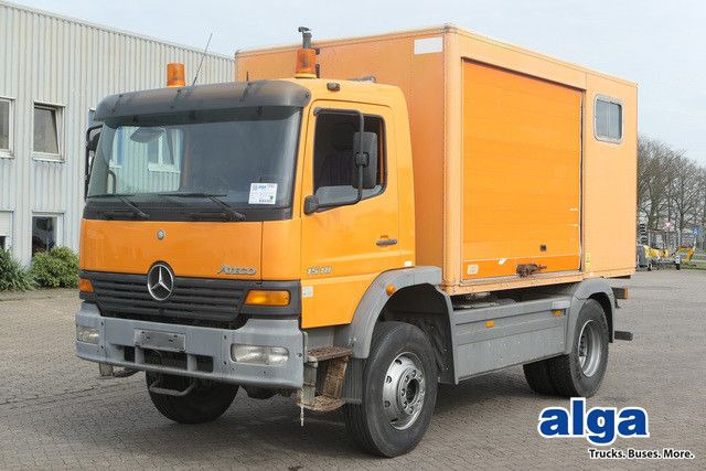 Mercedes-Benz 1518 A Atego 4X4, Klima, AHK, Allrad, Rolltor - Kamion sandučar: slika Mercedes-Benz 1518 A Atego 4X4, Klima, AHK, Allrad, Rolltor - Kamion sandučar Mercedes-Benz 1518 A Atego 4X4, Klima, AHK, Allrad, Rolltor - Kamion sandučar: slika Mercedes-Benz 1518 A Atego 4X4, Klima, AHK, Allrad, Rolltor - Kamion sandučar