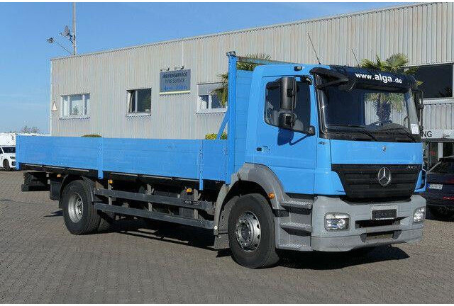 Mercedes-Benz 1824 L Axor 4x2, 3. Sitz, AHK, Gerüstbau, Klima - Kamion s otvorenim sandukom: slika Mercedes-Benz 1824 L Axor 4x2, 3. Sitz, AHK, Gerüstbau, Klima - Kamion s otvorenim sandukom Mercedes-Benz 1824 L Axor 4x2, 3. Sitz, AHK, Gerüstbau, Klima - Kamion s otvorenim sandukom: slika Mercedes-Benz 1824 L Axor 4x2, 3. Sitz, AHK, Gerüstbau, Klima - Kamion s otvorenim sandukom