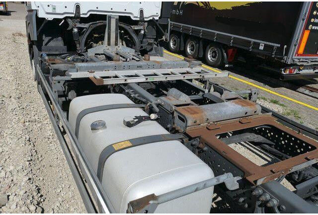 Kamion-šasija Mercedes-Benz 1842 L Actros/LBW/Retarder/BDF: slika Kamion-šasija Mercedes-Benz 1842 L Actros/LBW/Retarder/BDF Kamion-šasija Mercedes-Benz 1842 L Actros/LBW/Retarder/BDF: slika Kamion-šasija Mercedes-Benz 1842 L Actros/LBW/Retarder/BDF