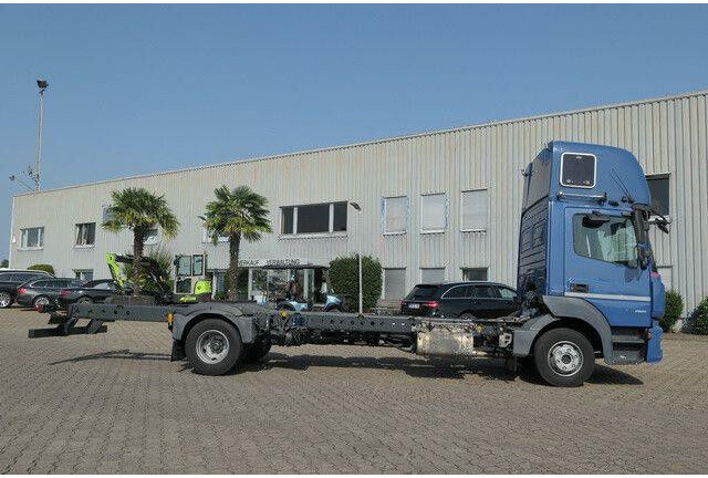 Mercedes-Benz 918 L Atego 4x2, Schlafliege, Klima,Nebenantrieb - Kamion-šasija: slika Mercedes-Benz 918 L Atego 4x2, Schlafliege, Klima,Nebenantrieb - Kamion-šasija Mercedes-Benz 918 L Atego 4x2, Schlafliege, Klima,Nebenantrieb - Kamion-šasija: slika Mercedes-Benz 918 L Atego 4x2, Schlafliege, Klima,Nebenantrieb - Kamion-šasija