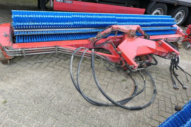 Schmidt CJS 914 Super Walzenbürste, Kehrbesen, 4.2mtr. - Cestovna čistilica: slika Schmidt CJS 914 Super Walzenbürste, Kehrbesen, 4.2mtr. - Cestovna čistilica Schmidt CJS 914 Super Walzenbürste, Kehrbesen, 4.2mtr. - Cestovna čistilica: slika Schmidt CJS 914 Super Walzenbürste, Kehrbesen, 4.2mtr. - Cestovna čistilica