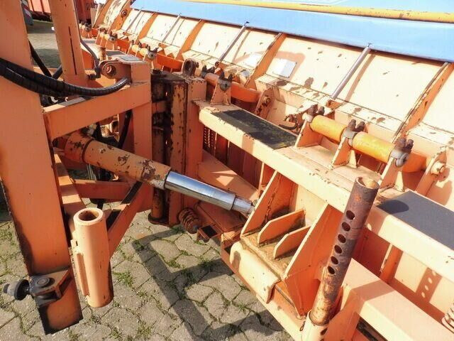 Schmidt Schneeflug 11 F 10.3 - Ralica za snijeg: slika Schmidt Schneeflug 11 F 10.3 - Ralica za snijeg Schmidt Schneeflug 11 F 10.3 - Ralica za snijeg: slika Schmidt Schneeflug 11 F 10.3 - Ralica za snijeg