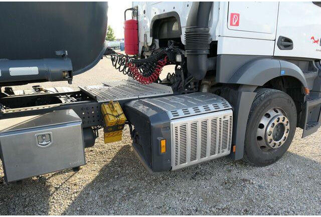 Mercedes-Benz 1846 Actros 4x2, Hydr., ADR, Leicht, Klima, Navi - Tegljač: slika Mercedes-Benz 1846 Actros 4x2, Hydr., ADR, Leicht, Klima, Navi - Tegljač Mercedes-Benz 1846 Actros 4x2, Hydr., ADR, Leicht, Klima, Navi - Tegljač: slika Mercedes-Benz 1846 Actros 4x2, Hydr., ADR, Leicht, Klima, Navi - Tegljač