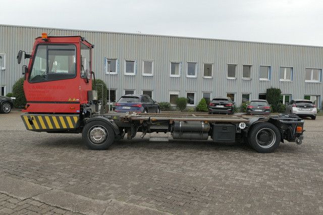 Terberg BC 182, Wechselbrücken, Sattelkupplung - Transporter kontejnera/ Kamion s izmjenjivim sanducima: slika Terberg BC 182, Wechselbrücken, Sattelkupplung - Transporter kontejnera/ Kamion s izmjenjivim sanducima Terberg BC 182, Wechselbrücken, Sattelkupplung - Transporter kontejnera/ Kamion s izmjenjivim sanducima: slika Terberg BC 182, Wechselbrücken, Sattelkupplung - Transporter kontejnera/ Kamion s izmjenjivim sanducima