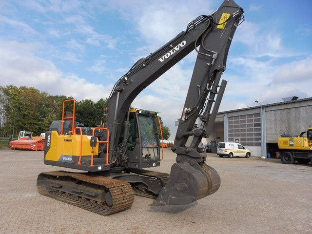 Volvo EC140EL, Greifer+Hammervorrichtung, Hydr. S.W.S. - Bager gusjeničar: slika Volvo EC140EL, Greifer+Hammervorrichtung, Hydr. S.W.S. - Bager gusjeničar Volvo EC140EL, Greifer+Hammervorrichtung, Hydr. S.W.S. - Bager gusjeničar: slika Volvo EC140EL, Greifer+Hammervorrichtung, Hydr. S.W.S. - Bager gusjeničar
