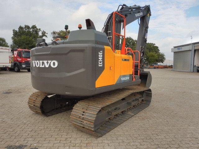 Volvo EC140EL, Greifer+Hammervorrichtung, Hydr. S.W.S. - Bager gusjeničar: slika Volvo EC140EL, Greifer+Hammervorrichtung, Hydr. S.W.S. - Bager gusjeničar Volvo EC140EL, Greifer+Hammervorrichtung, Hydr. S.W.S. - Bager gusjeničar: slika Volvo EC140EL, Greifer+Hammervorrichtung, Hydr. S.W.S. - Bager gusjeničar