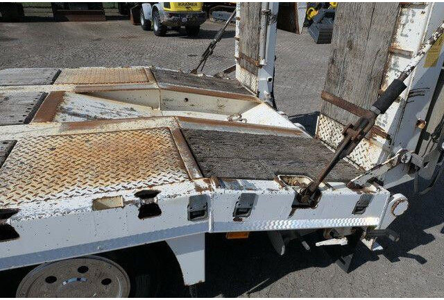 Zandt AT-P300, Hydr. Rampen, 30to., 3-Achser - Prikolica s niskim utovarivačem: slika Zandt AT-P300, Hydr. Rampen, 30to., 3-Achser - Prikolica s niskim utovarivačem Zandt AT-P300, Hydr. Rampen, 30to., 3-Achser - Prikolica s niskim utovarivačem: slika Zandt AT-P300, Hydr. Rampen, 30to., 3-Achser - Prikolica s niskim utovarivačem