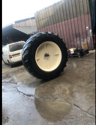 2 roues GoodYear 650/65R42 - Traktor: slika 2 roues GoodYear 650/65R42 - Traktor 2 roues GoodYear 650/65R42 - Traktor: slika 2 roues GoodYear 650/65R42 - Traktor