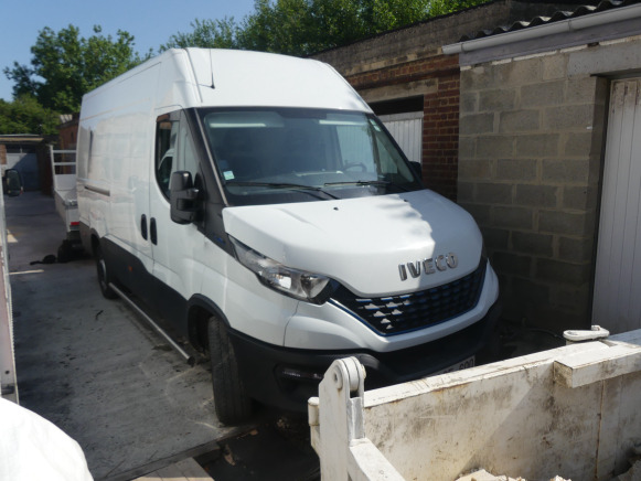 Camionnette Iveco 35S14N (2021-60.293 km) - Furgon: slika Camionnette Iveco 35S14N (2021-60.293 km) - Furgon Camionnette Iveco 35S14N (2021-60.293 km) - Furgon: slika Camionnette Iveco 35S14N (2021-60.293 km) - Furgon