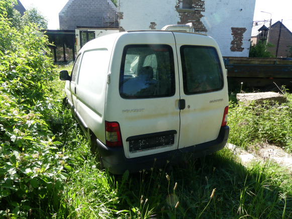 Camionnette utilitaire Peugeot Partner - Furgon: slika Camionnette utilitaire Peugeot Partner - Furgon Camionnette utilitaire Peugeot Partner - Furgon: slika Camionnette utilitaire Peugeot Partner - Furgon