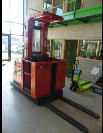 Chariot élévateur de magasinage BT OME 100M - Komisioner: slika Chariot élévateur de magasinage BT OME 100M - Komisioner Chariot élévateur de magasinage BT OME 100M - Komisioner: slika Chariot élévateur de magasinage BT OME 100M - Komisioner