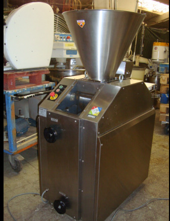 Diviseuse volumétrique CAPLAIN pour boulangerie - Pekarska oprema: slika Diviseuse volumétrique CAPLAIN pour boulangerie - Pekarska oprema Diviseuse volumétrique CAPLAIN pour boulangerie - Pekarska oprema: slika Diviseuse volumétrique CAPLAIN pour boulangerie - Pekarska oprema