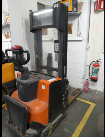 REF:2245.18.36 - Gerbeur électrique BT Staxio SWE120 L - Drugi strojevi: slika REF:2245.18.36 - Gerbeur électrique BT Staxio SWE120 L - Drugi strojevi REF:2245.18.36 - Gerbeur électrique BT Staxio SWE120 L - Drugi strojevi: slika REF:2245.18.36 - Gerbeur électrique BT Staxio SWE120 L - Drugi strojevi