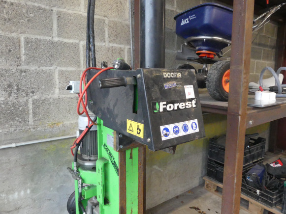 Fendeuse Docma SF170 Rapid 220 + PTO - Cjepač drva: slika Fendeuse Docma SF170 Rapid 220 + PTO - Cjepač drva Fendeuse Docma SF170 Rapid 220 + PTO - Cjepač drva: slika Fendeuse Docma SF170 Rapid 220 + PTO - Cjepač drva