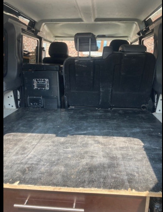 Land-Rover Defender 11O (2010) - Automobil: slika Land-Rover Defender 11O (2010) - Automobil Land-Rover Defender 11O (2010) - Automobil: slika Land-Rover Defender 11O (2010) - Automobil