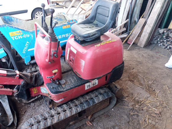Mini pelle Hitachi EX 8-2B (2004) - Mini bager: slika Mini pelle Hitachi EX 8-2B (2004) - Mini bager Mini pelle Hitachi EX 8-2B (2004) - Mini bager: slika Mini pelle Hitachi EX 8-2B (2004) - Mini bager