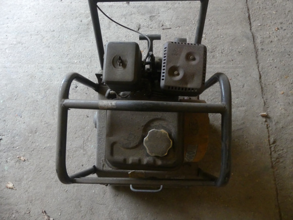 Vibro ploča Plaque vibrante thermique Lumas VP100: slika Vibro ploča Plaque vibrante thermique Lumas VP100 Vibro ploča Plaque vibrante thermique Lumas VP100: slika Vibro ploča Plaque vibrante thermique Lumas VP100