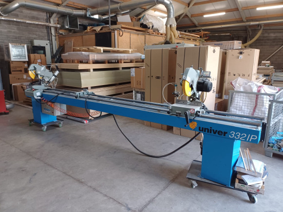 Stroj za obradu drveta Scie à onglet double tête pour chassis Pertici Univer 332 IP: slika Stroj za obradu drveta Scie à onglet double tête pour chassis Pertici Univer 332 IP