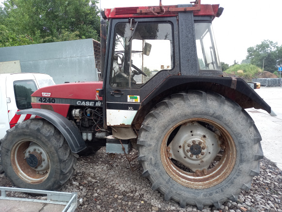 Tracteur Case International 4240XLA - Traktor: slika Tracteur Case International 4240XLA - Traktor Tracteur Case International 4240XLA - Traktor: slika Tracteur Case International 4240XLA - Traktor