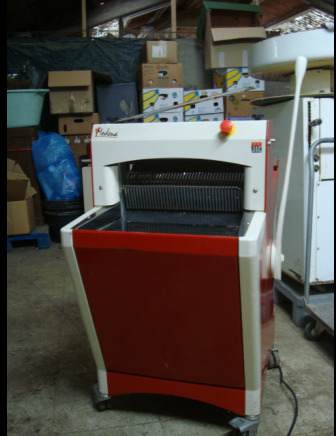 Trancheuse à pain Heristal - Pekarska oprema: slika Trancheuse à pain Heristal - Pekarska oprema Trancheuse à pain Heristal - Pekarska oprema: slika Trancheuse à pain Heristal - Pekarska oprema