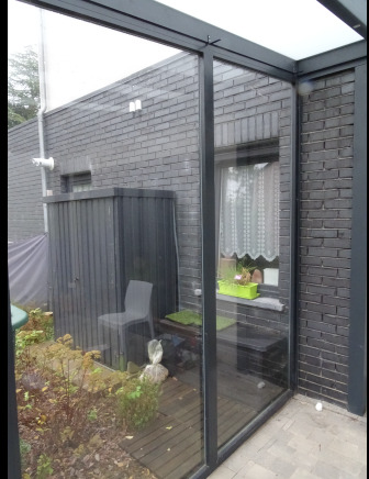 Stroj za obradu metala Véranda  alu Gris Anthracite en vitrage feuilleté 4 m x 3,75 m (Démontée sur chevalets): slika Stroj za obradu metala Véranda  alu Gris Anthracite en vitrage feuilleté 4 m x 3,75 m (Démontée sur chevalets)