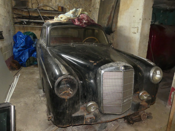 Voiture ancêtre Mercedes-Benz 220S Poton - Automobil: slika Voiture ancêtre Mercedes-Benz 220S Poton - Automobil Voiture ancêtre Mercedes-Benz 220S Poton - Automobil: slika Voiture ancêtre Mercedes-Benz 220S Poton - Automobil