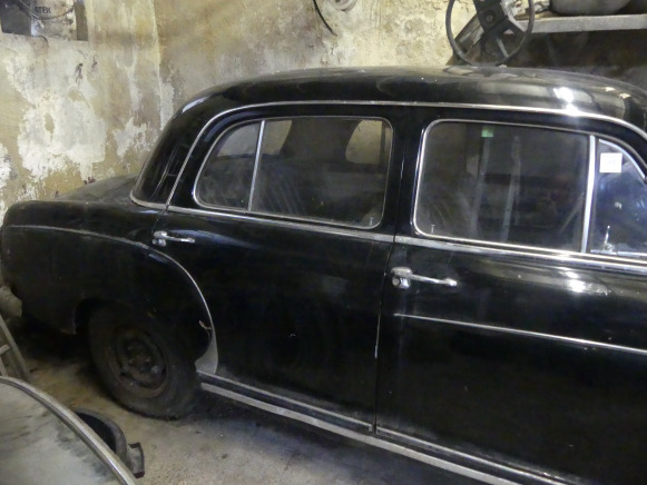 Voiture ancêtre Mercedes-Benz 220S Poton - Automobil: slika Voiture ancêtre Mercedes-Benz 220S Poton - Automobil Voiture ancêtre Mercedes-Benz 220S Poton - Automobil: slika Voiture ancêtre Mercedes-Benz 220S Poton - Automobil