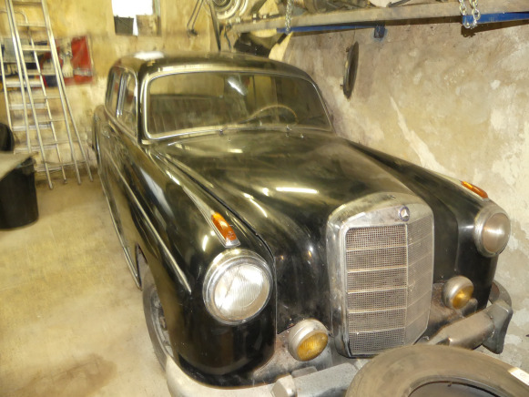 Voiture ancêtre Mercedes-Benz 220S Poton - Automobil: slika Voiture ancêtre Mercedes-Benz 220S Poton - Automobil Voiture ancêtre Mercedes-Benz 220S Poton - Automobil: slika Voiture ancêtre Mercedes-Benz 220S Poton - Automobil