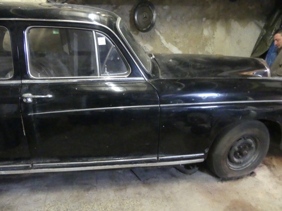 Voiture ancêtre Mercedes-Benz 220S Poton - Automobil: slika Voiture ancêtre Mercedes-Benz 220S Poton - Automobil Voiture ancêtre Mercedes-Benz 220S Poton - Automobil: slika Voiture ancêtre Mercedes-Benz 220S Poton - Automobil
