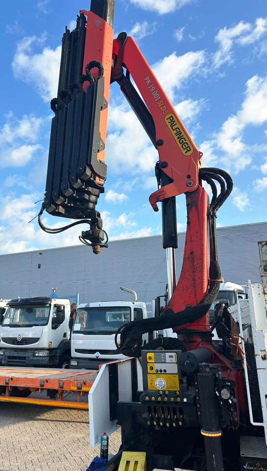 Kamionska dizalica PALFINGER PK 19.001 SLD 5 D year 2017, crane with remote, extra functions: slika Kamionska dizalica PALFINGER PK 19.001 SLD 5 D year 2017, crane with remote, extra functions