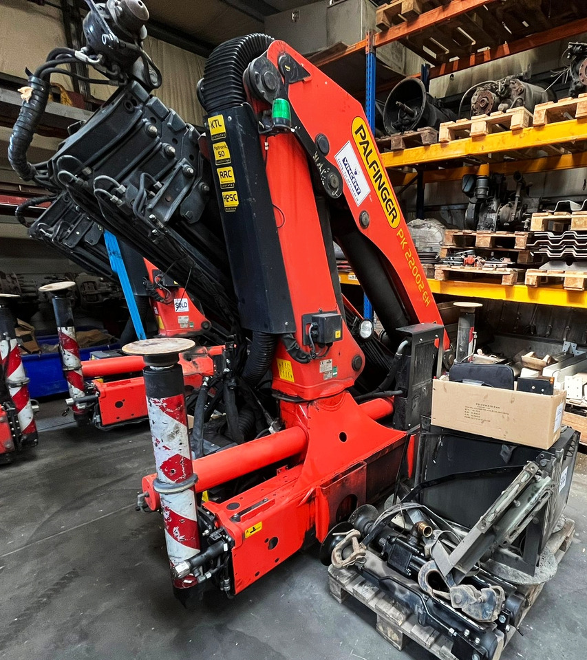 PALFINGER PK 22002-EH D year 2013, remote control, extra functions - Kamionska dizalica: slika PALFINGER PK 22002-EH D year 2013, remote control, extra functions - Kamionska dizalica PALFINGER PK 22002-EH D year 2013, remote control, extra functions - Kamionska dizalica: slika PALFINGER PK 22002-EH D year 2013, remote control, extra functions - Kamionska dizalica